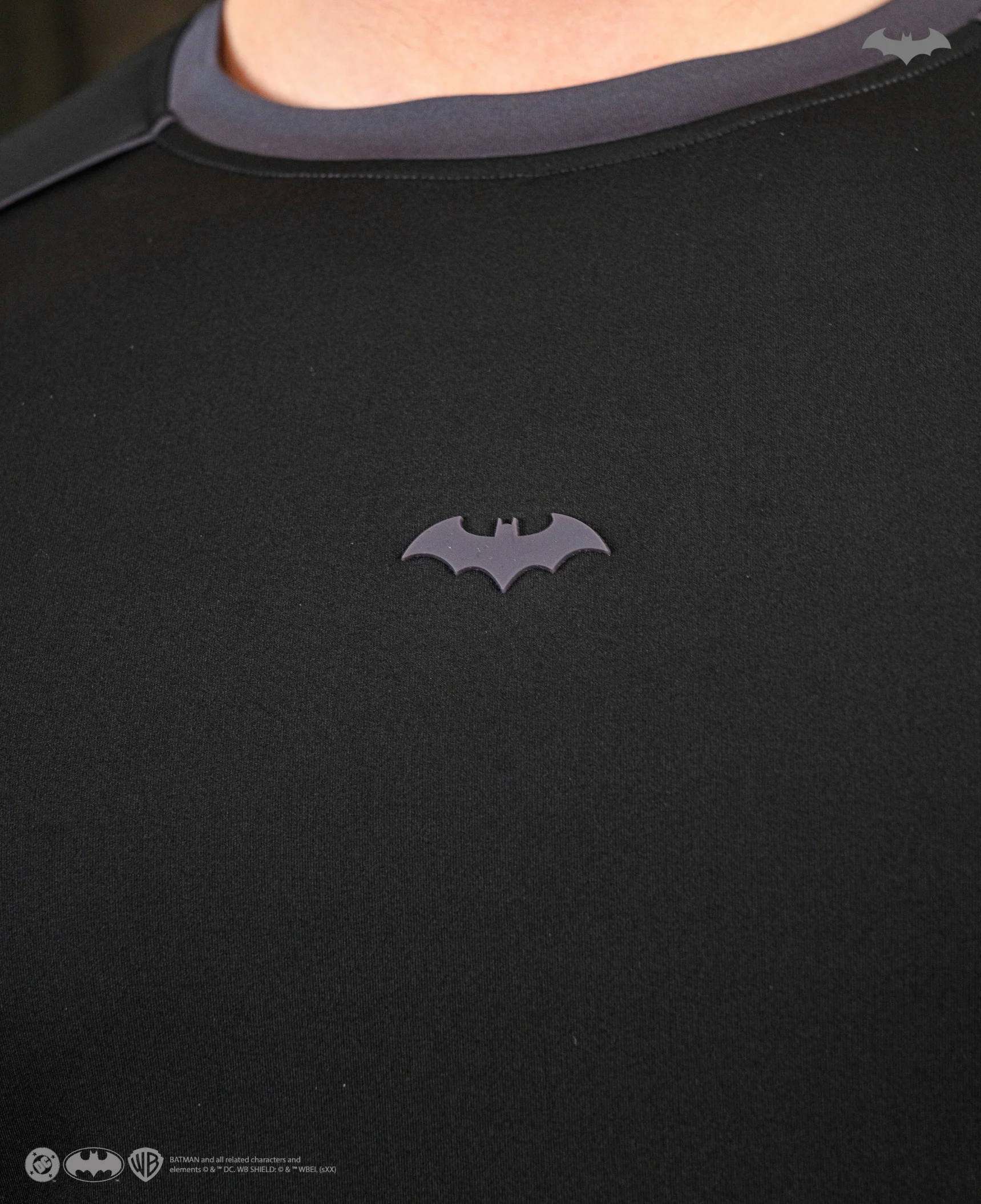 BATMAN Performance Short Sleeve - Arkham Black - Image 4