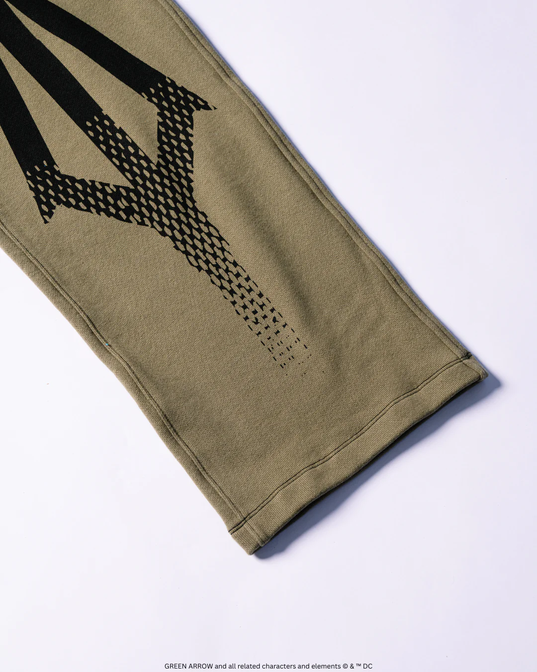 GREEN ARROW™ Arrowhead Oversized Sweats 1 of 300 - Image 10