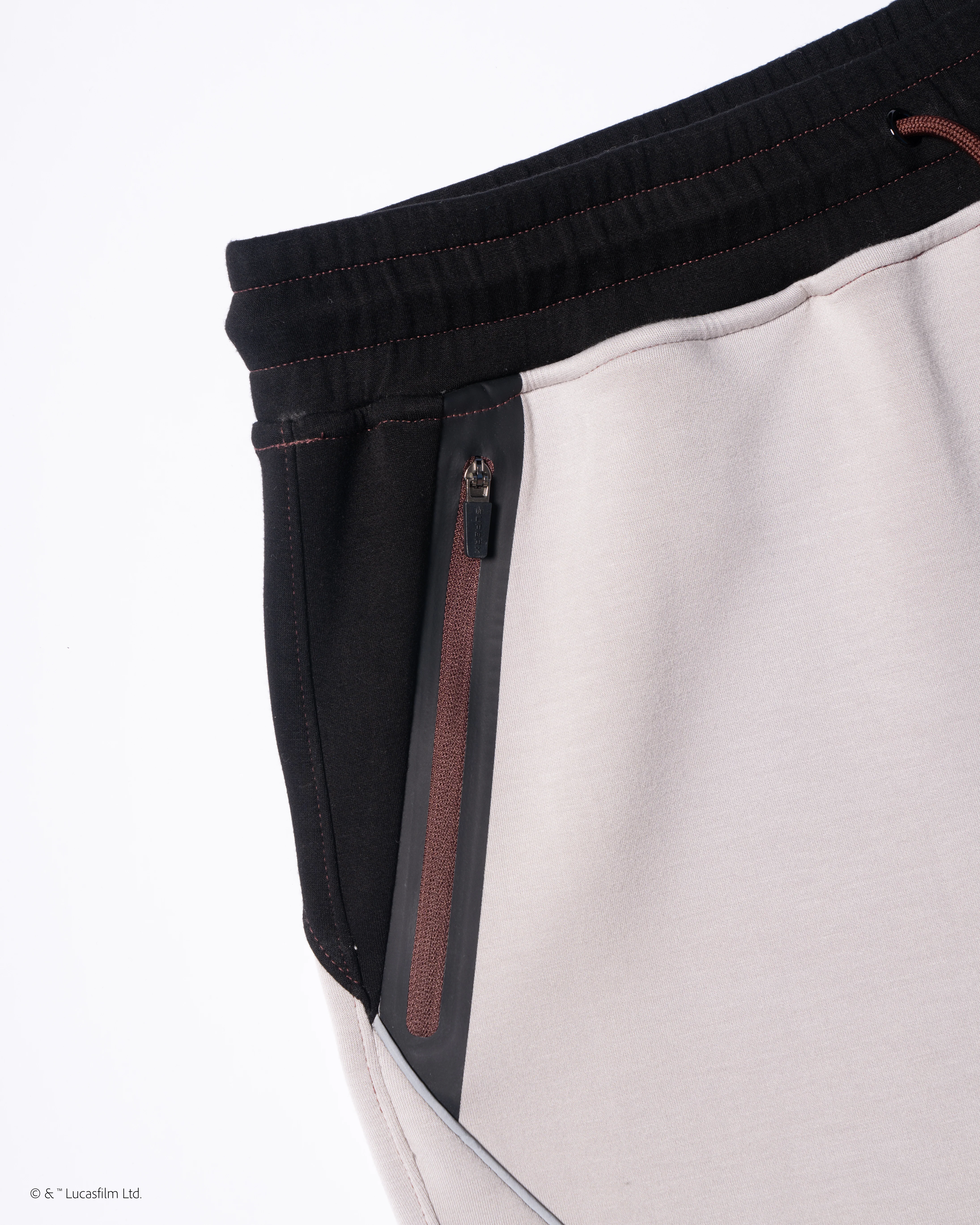 STAR WARS™ The Mandalorian Beskar Performance Joggers 1 of 500 - Image 10