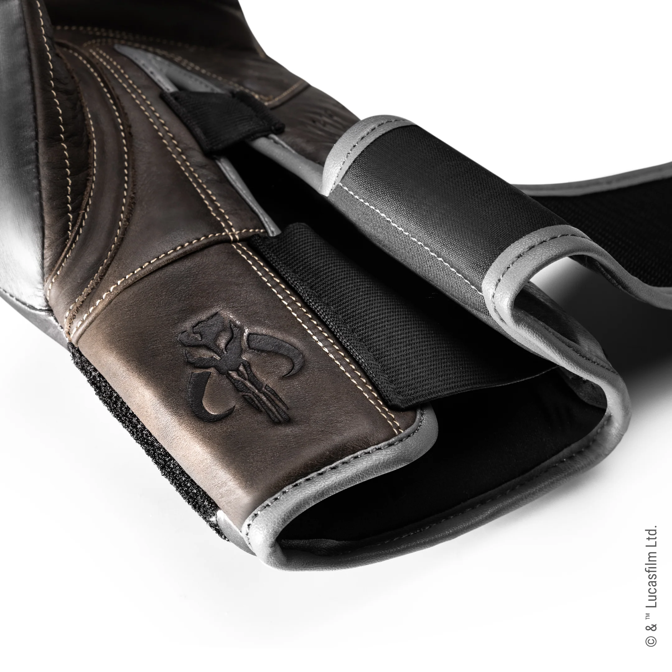 STAR WARS™ The Mandalorian Boxing Gloves - Image 11