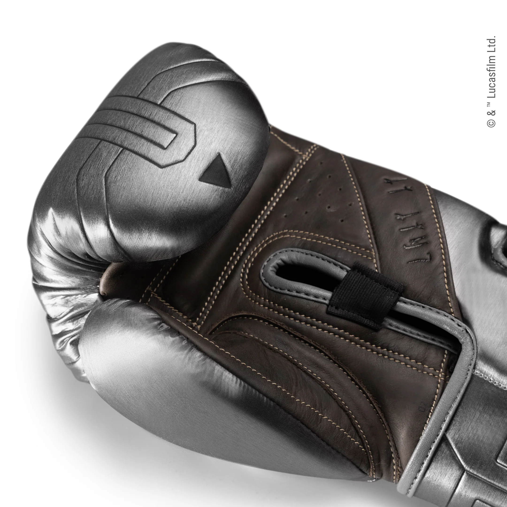 STAR WARS™ The Mandalorian Boxing Gloves - Image 15