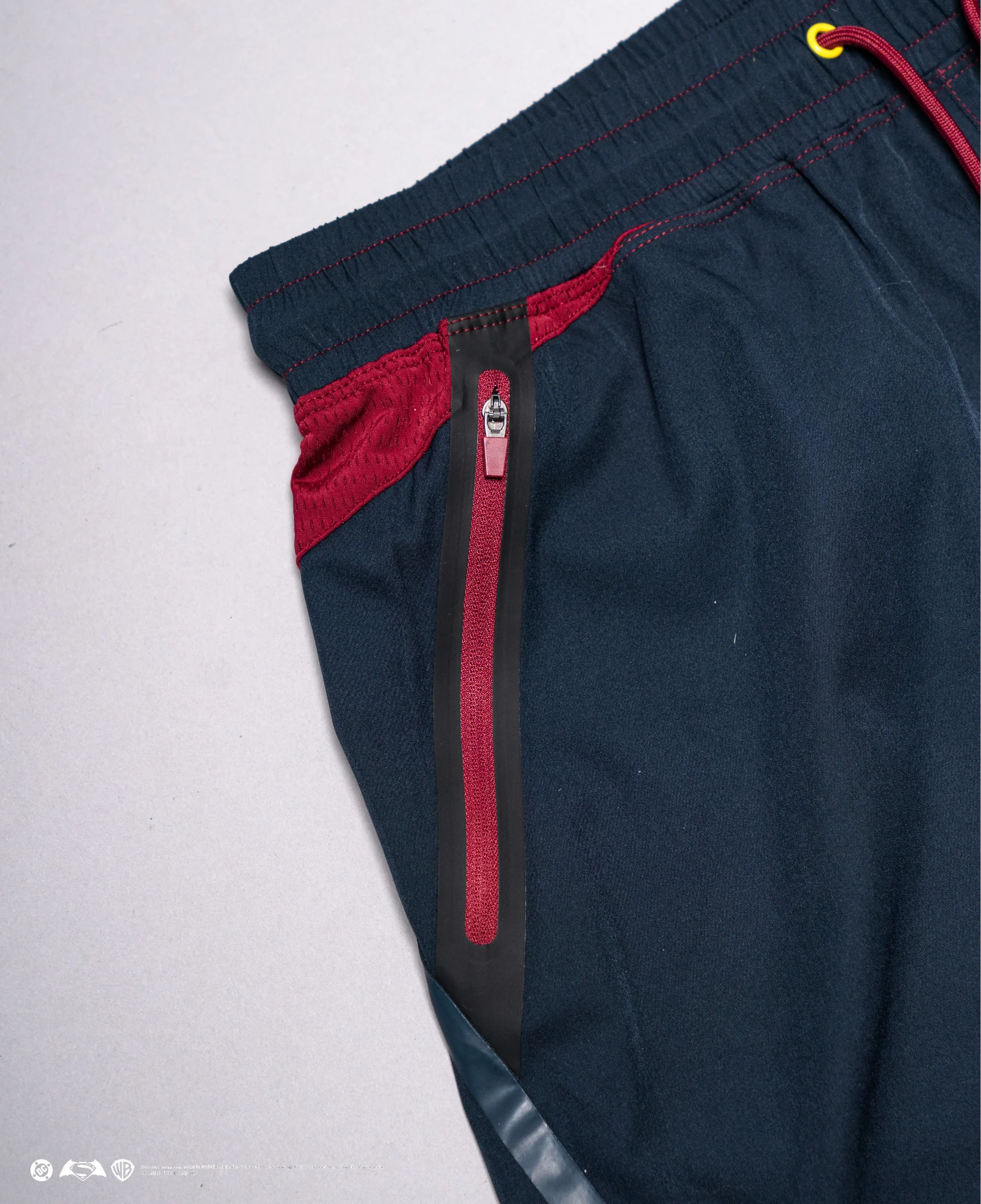 SUPERMAN BVS 7" Performance Shorts - Image 7