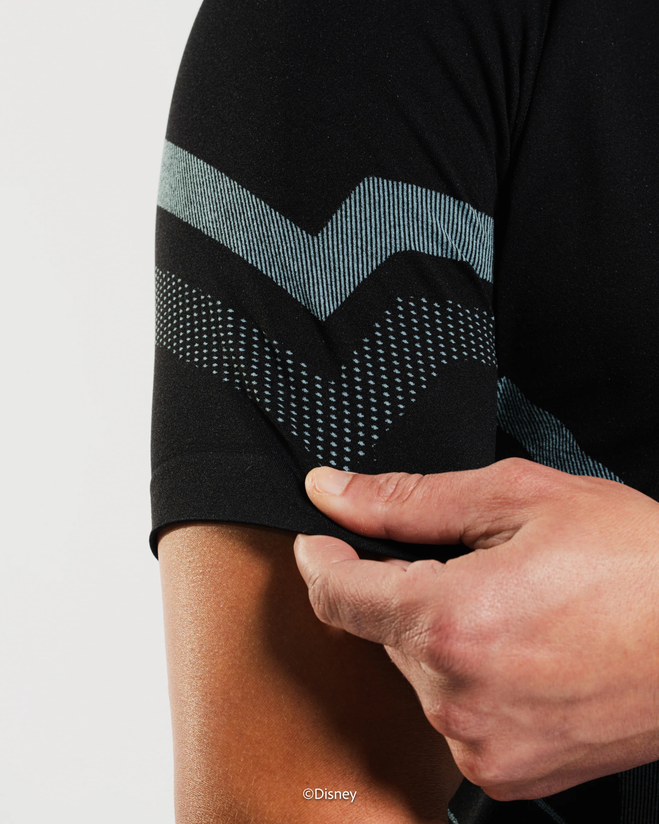 TRON ARES Sam Flynn Super Suitâ„¢ Short Sleeve - Tron Blue - Image 7