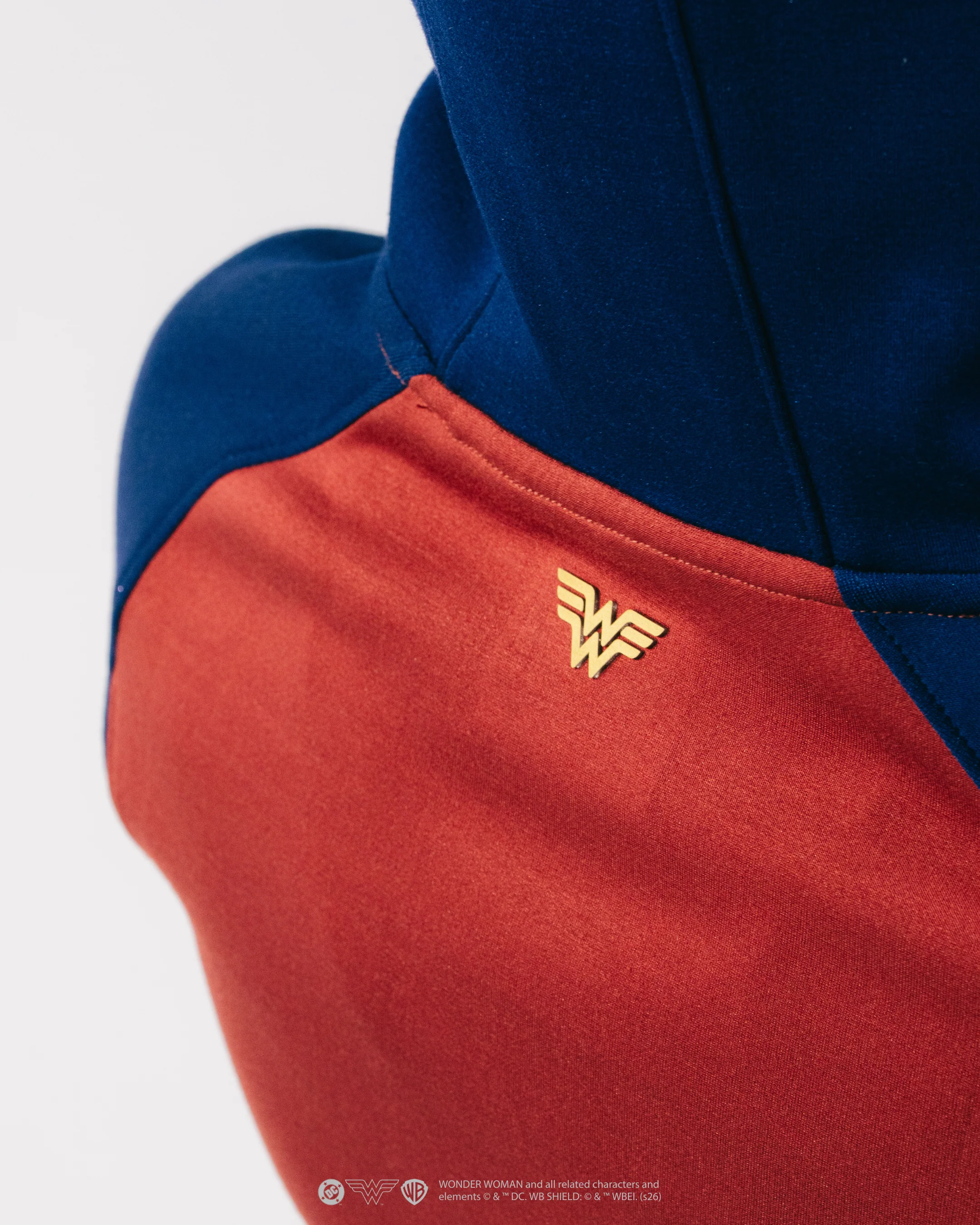 WONDER WOMAN LIMITED EDITION PERFORMANCE BUNDLE 1 of 300 - Image 4