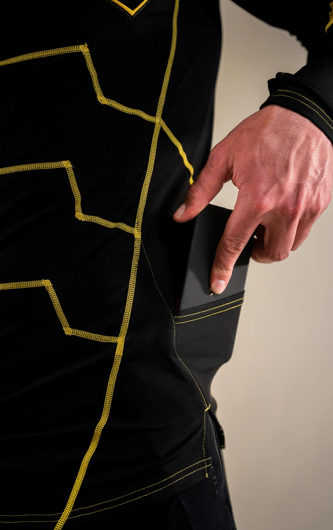 ZEUS Performance Longsleeve - Image 5